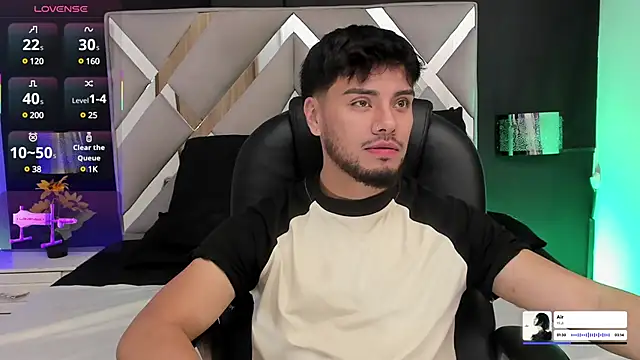 Snapshot of Tommidubois chatting on March 19, 2:27 am Tommidubois online show from March 19, 2:27 am