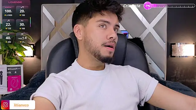 Snapshot of Tommidubois chatting on October 3, 3:47 am Tommidubois online show from October 3, 3:47 am