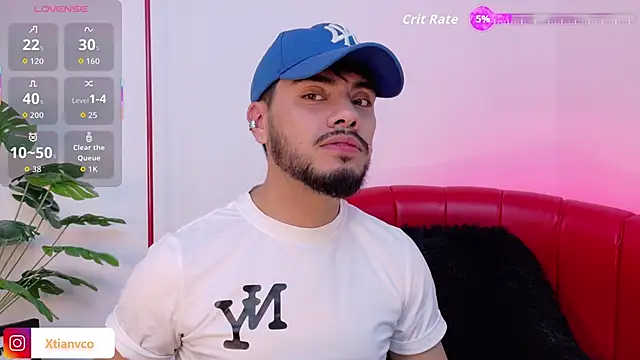 Snapshot of Tommidubois chatting on October 30, 3:30 am Tommidubois online show from October 30, 3:30 am