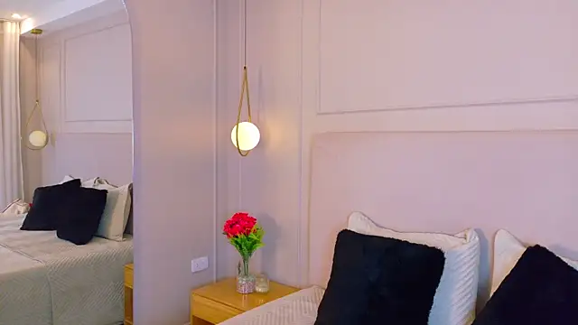 EymiCuper online show from September 19, 7:25 pm