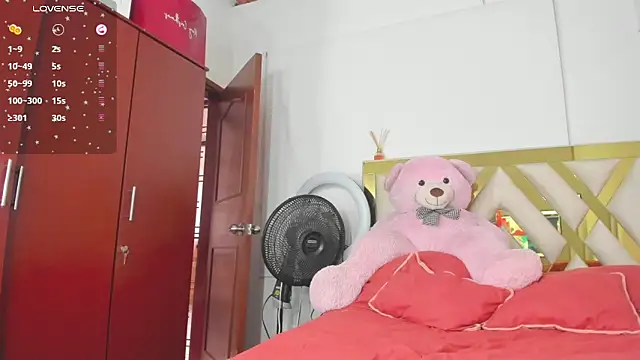 Snapshot of rousee_yareldss chatting on January 14, 5:40 am rousee yareldss online show from January 14, 5:40 am