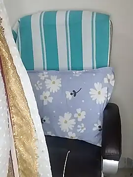 Sexy Radhikaa online show from March 7, 7:33 pm