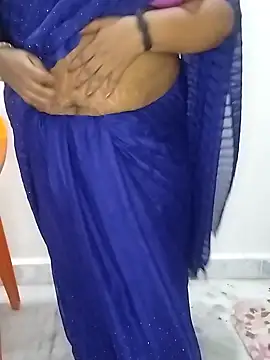 Snapshot of Sexy_Radhikaa chatting on April 25, 2:03 am Sexy Radhikaa online show from April 25, 2:03 am