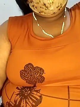 Snapshot of Sexy_Radhikaa chatting on May 2, 6:51 am Sexy Radhikaa online show from May 2, 6:51 am