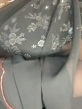 Snapshot of Sexy_Radhikaa chatting on May 16, 2:19 am Sexy Radhikaa online show from May 16, 2:19 am