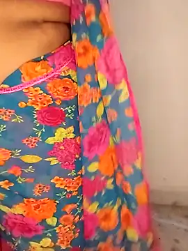 Snapshot of Sexy_Radhikaa chatting on May 19, 1:56 am Sexy Radhikaa online show from May 19, 1:56 am