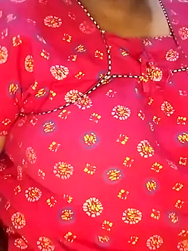 Snapshot of Sexy_Radhikaa chatting on May 22, 2:33 pm Sexy Radhikaa online show from May 22, 2:33 pm