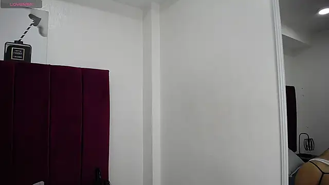 Snapshot of Kylee28 chatting on January 25, 8:42 pm Kylee28 online show from January 25, 8:42 pm