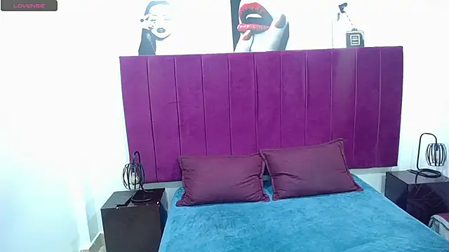 Snapshot of Kylee28 chatting on February 7, 7:59 pm Kylee28 online show from February 7, 7:59 pm