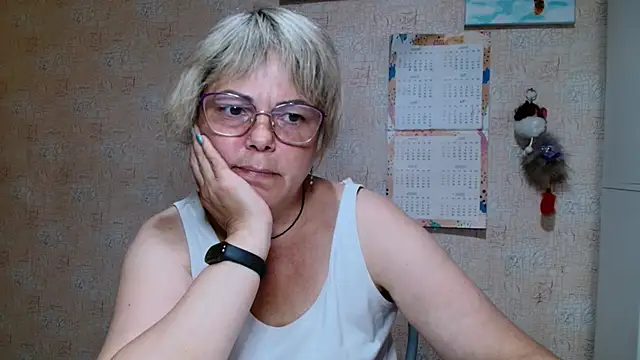 Snapshot of sweetsunset11 chatting on September 14, 3:33 pm sweetsunset11 online show from September 14, 3:33 pm