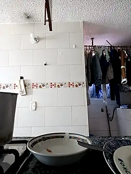 Snapshot of laura_arias018 chatting on September 19, 8:31 pm laura arias018 online show from September 19, 8:31 pm