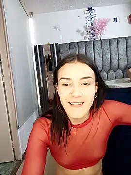 Snapshot of laura_arias018 chatting on October 4, 1:42 pm laura arias018 online show from October 4, 1:42 pm