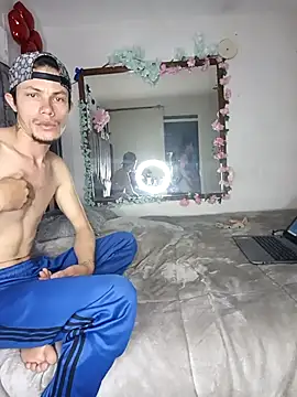 Snapshot of laura_arias018 chatting on October 28, 6:06 am laura arias018 online show from October 28, 6:06 am