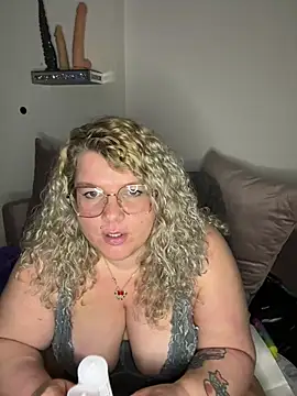 CurvyAnonymousGirl89 online show from January 24, 4:39 pm