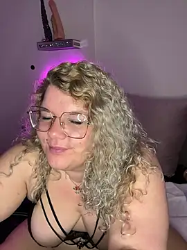 CurvyAnonymousGirl89 online show from January 26, 6:49 am