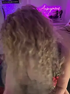 Snapshot of CurvyAnonymousGirl89 chatting on February 3, 8:47 pm CurvyAnonymousGirl89 online show from February 3, 8:47 pm