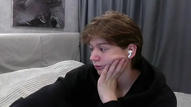 Snapshot of W_N_G_S chatting on September 23, 10:13 pm W N G S online show from September 23, 10:13 pm