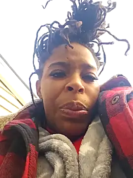 Snapshot of 69magiccity2 chatting on December 4, 6:28 pm 69magiccity2 online show from December 4, 6:28 pm