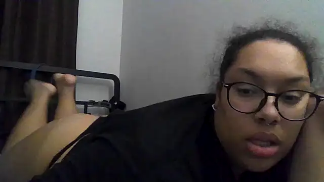 Snapshot of ariadxxx chatting on December 10, 3:20 am ariadxxx online show from December 10, 3:20 am