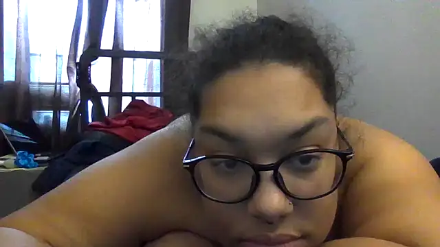Snapshot of ariadxxx chatting on December 19, 4:56 am ariadxxx online show from December 19, 4:56 am