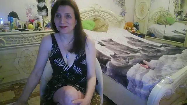 Debra Phoenix online show from May 8, 9:09 pm