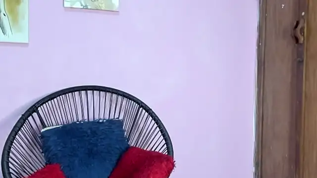 ZoeSmith6 online show from December 18, 4:39 pm