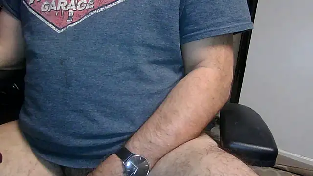 Snapshot of thickdaddy59 chatting on December 22, 7:33 am thickdaddy59 online show from December 22, 7:33 am