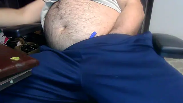 Snapshot of thickdaddy59 chatting on January 15, 4:15 am thickdaddy59 online show from January 15, 4:15 am