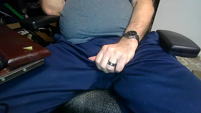 Snapshot of thickdaddy59 chatting on March 6, 4:41 am thickdaddy59 online show from March 6, 4:41 am