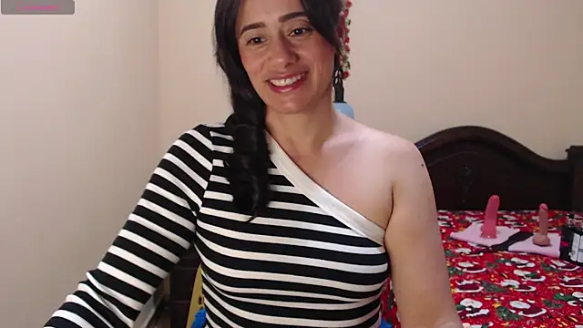 sara florez1 online show from December 26, 11:10 am