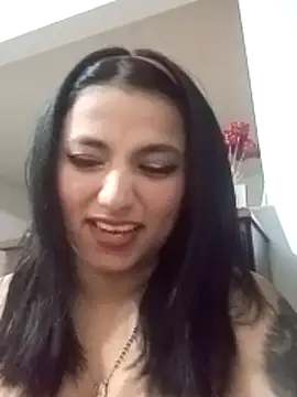 Naomy veracruz  online show from May 9, 9:09 pm
