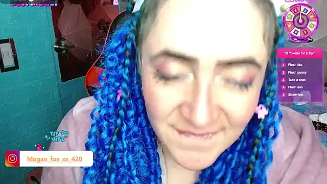 Snapshot of Meg4n_420 chatting on December 11, 8:58 am Meg4n 420 online show from December 11, 8:58 am