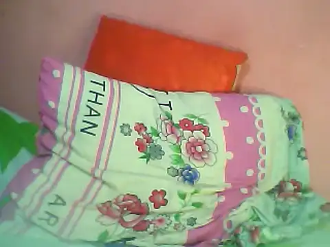 Snapshot of Fariana01 chatting on December 29, 2:06 am Fariana01 online show from December 29, 2:06 am