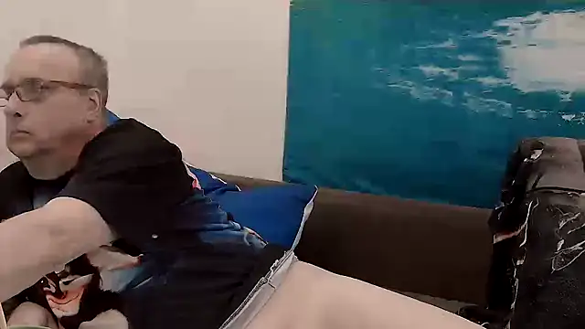 Snapshot of Manfred1012 chatting on February 6, 2:15 pm Manfred1012 online show from February 6, 2:15 pm