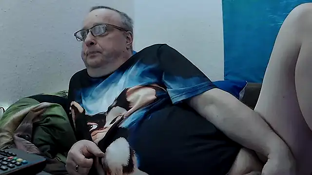 Snapshot of Manfred1012 chatting on February 6, 6:13 pm Manfred1012 online show from February 6, 6:13 pm