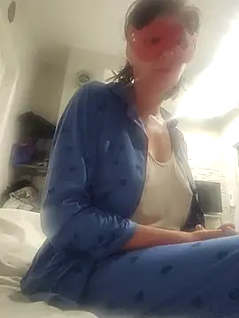 Snapshot of Vagabondainnamorata chatting on September 29, 5:01 am Vagabondainnamorata online show from September 29, 5:01 am