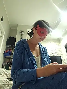 Snapshot of Vagabondainnamorata chatting on October 28, 4:27 am Vagabondainnamorata online show from October 28, 4:27 am