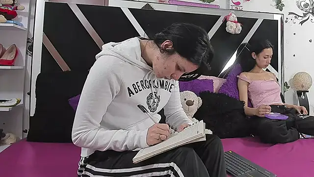 thedream girls online show from September 27, 12:10 pm