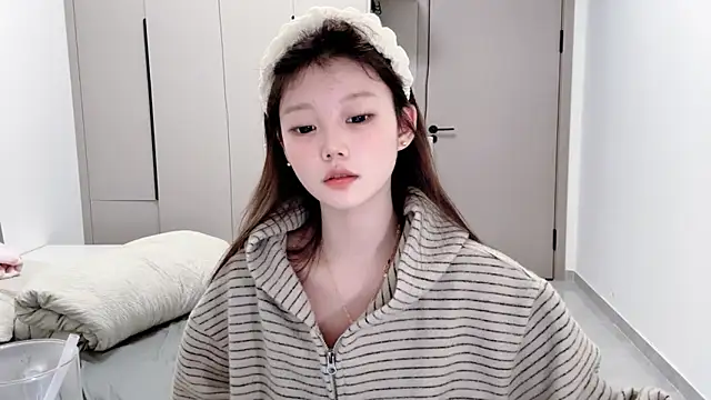 Snapshot of yangyang-1115 chatting on October 5, 9:18 am yangyang-1115 online show from October 5, 9:18 am