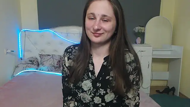 MichelLeee online show from May 5, 11:40 am