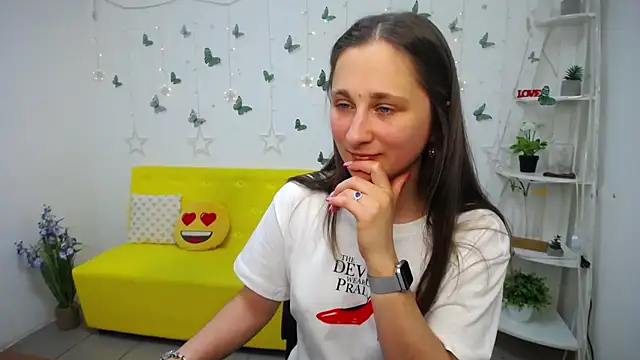 MichelLeee online show from May 12, 11:29 am