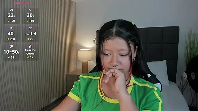 Snapshot of aurora_johnson_ chatting on January 4, 7:34 am aurora johnson  online show from January 4, 7:34 am