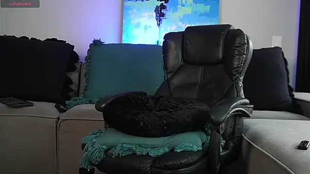 DimitriSullivan  online show from January 3, 1:25 pm