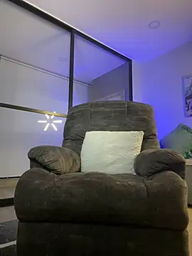 DimitriSullivan  online show from March 1, 3:43 am