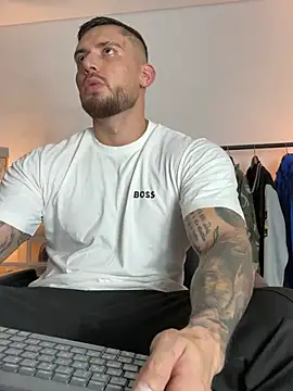 DimitriSullivan  online show from June 22, 1:07 am