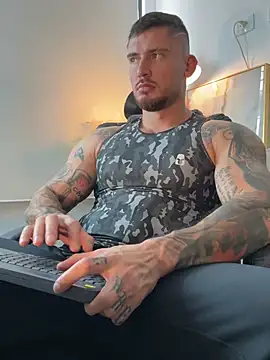 DimitriSullivan  online show from June 29, 7:47 pm