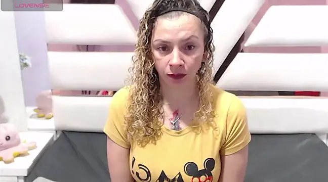 Snapshot of alaha_evans chatting on March 20, 3:34 am alaha evans online show from March 20, 3:34 am
