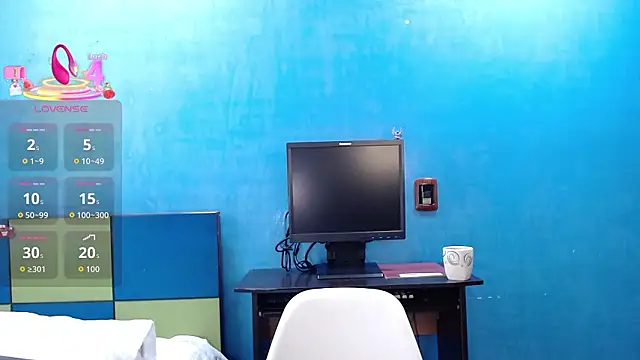 Snapshot of Ella_Rousse chatting on February 19, 12:34 pm Ella Rousse online show from February 19, 12:34 pm