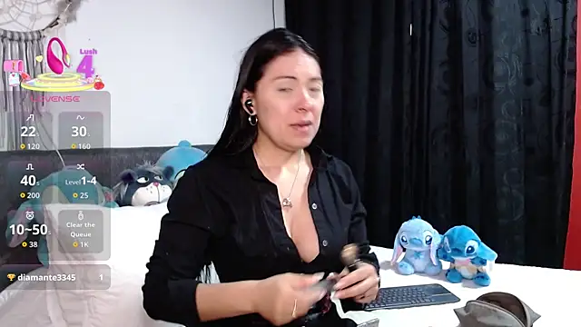 Snapshot of Ella_Rousse chatting on April 16, 11:33 am Ella Rousse online show from April 16, 11:33 am
