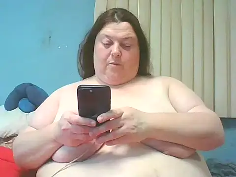 Honeybee2025 online show from February 10, 7:49 pm